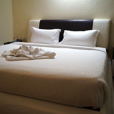 Hotel Silver Arcade Māldah エクステリア 写真