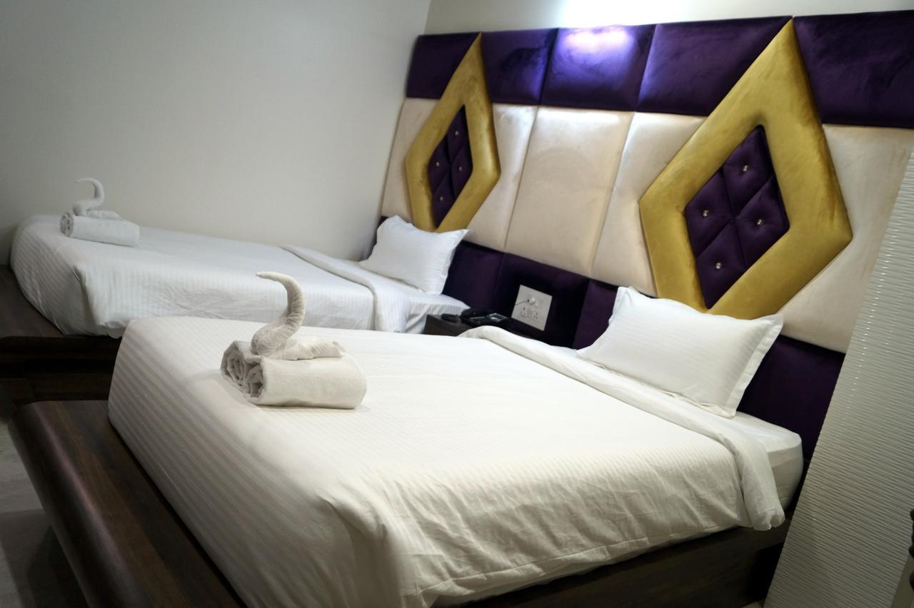 Hotel Silver Arcade Māldah エクステリア 写真